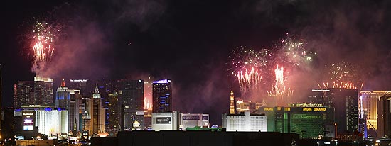 Feuerwerk über dem Las Vegas Strip als Teil der "America's Party: Las Vegas New Year 2019" (©Foto: Sam Morris/Las Vegas News Bureau)